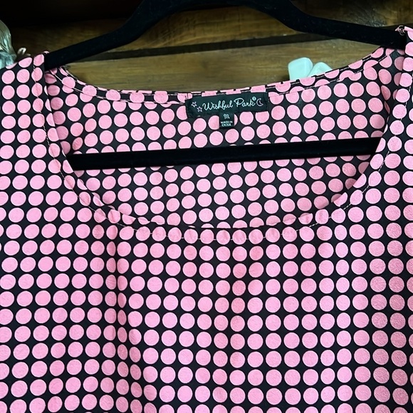 WISHFUL PARK Salmon Pink/Black Polka Dot Top W/Button Cuffs, Sz Medium, GUC. - Picture 4 of 8